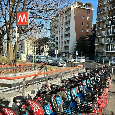 Primaticcio Metro E Aria Condizionata Apartment Milano Exterior foto